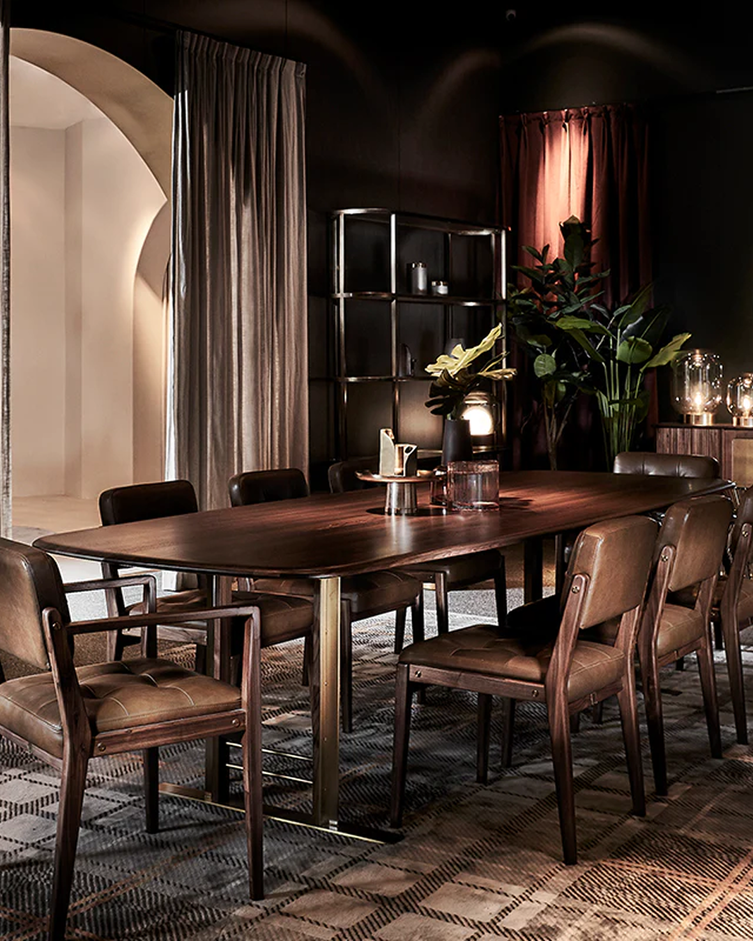 Axel Dining Table